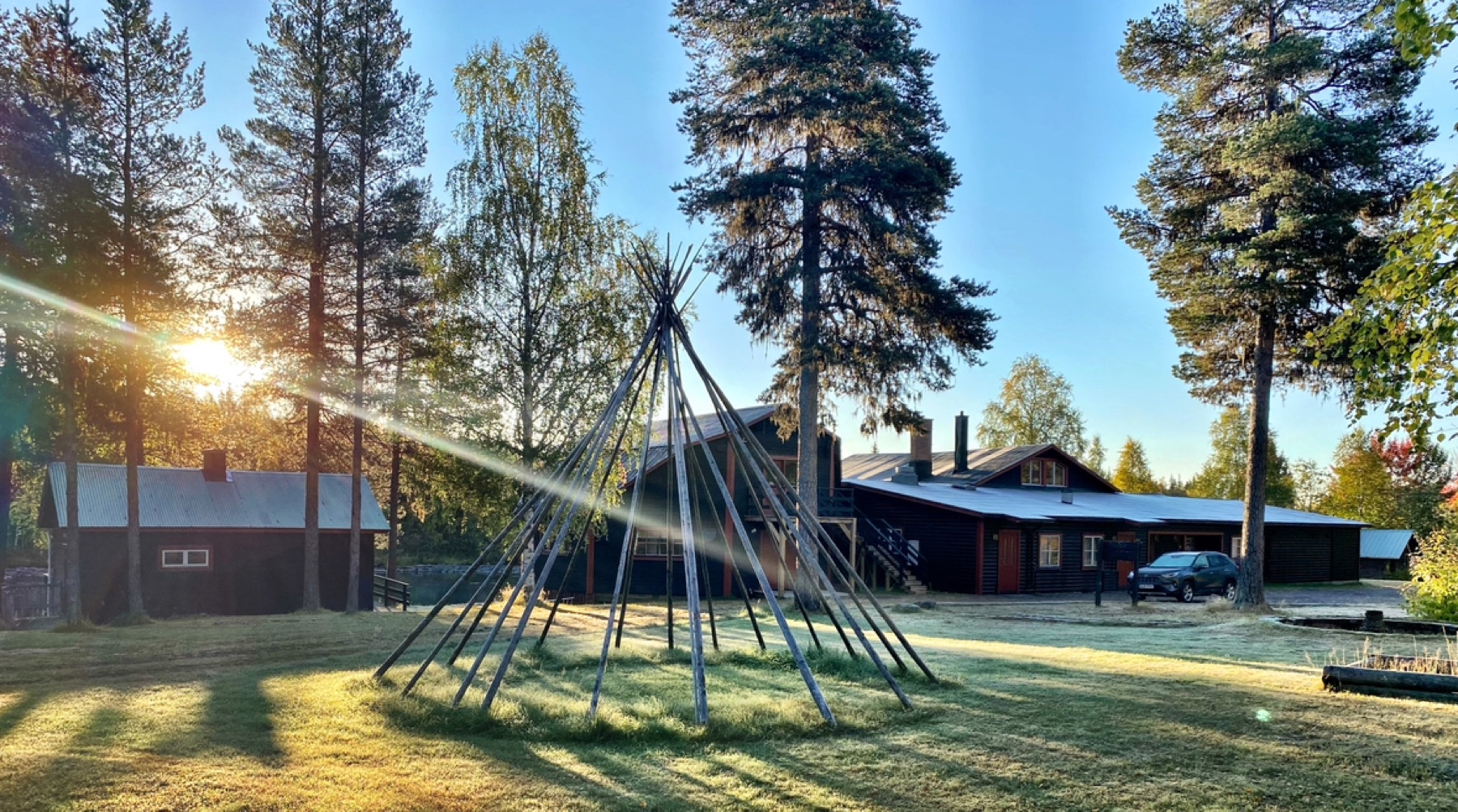 Camp Juno lodge beside the northern river